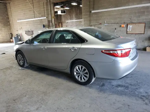 4T1BF1FKXHU307987 2017 TOYOTA CAMRY - Image 2