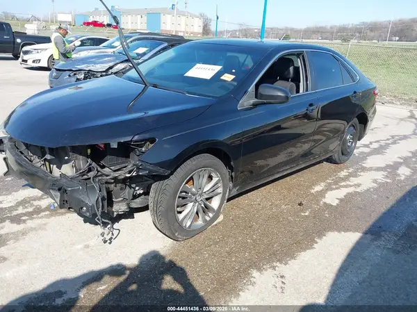 4T1BF1FKXHU309321 2017 TOYOTA CAMRY - Image 2