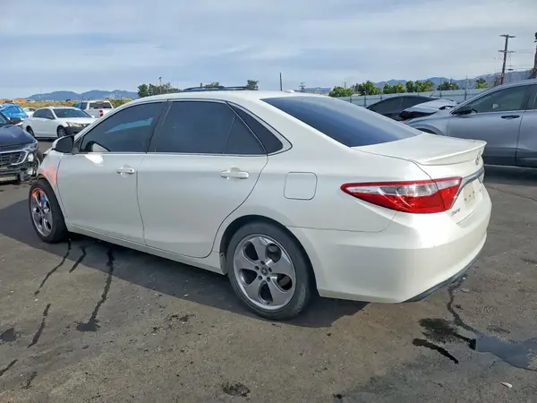 4T1BF1FKXHU312462 2017 TOYOTA CAMRY - Image 2