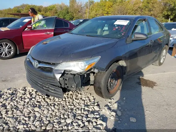 4T1BF1FKXHU312624 2017 TOYOTA CAMRY - Image 2