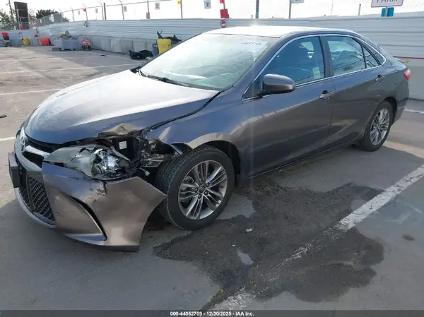 4T1BF1FKXHU314793 2017 TOYOTA CAMRY - Image 2