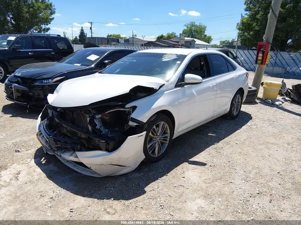 4T1BF1FKXHU318990 2017 TOYOTA CAMRY - Image 2