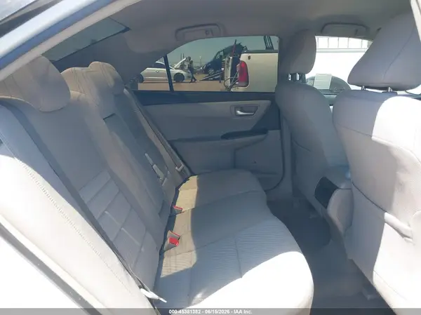 4T1BF1FKXHU320643 2017 TOYOTA CAMRY - Image 8