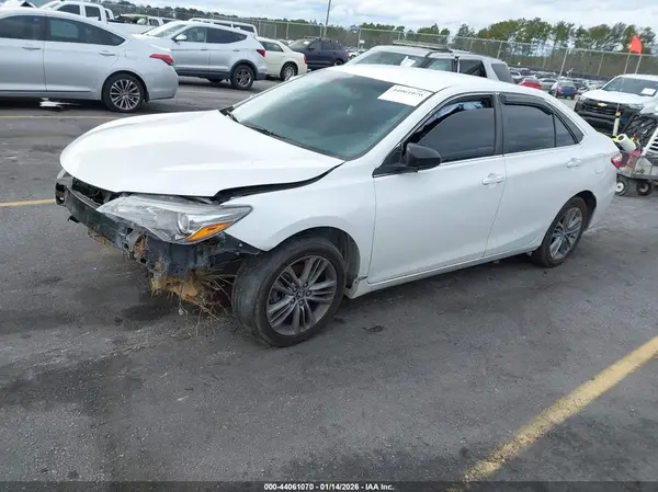 4T1BF1FKXHU323638 2017 TOYOTA CAMRY - Image 2
