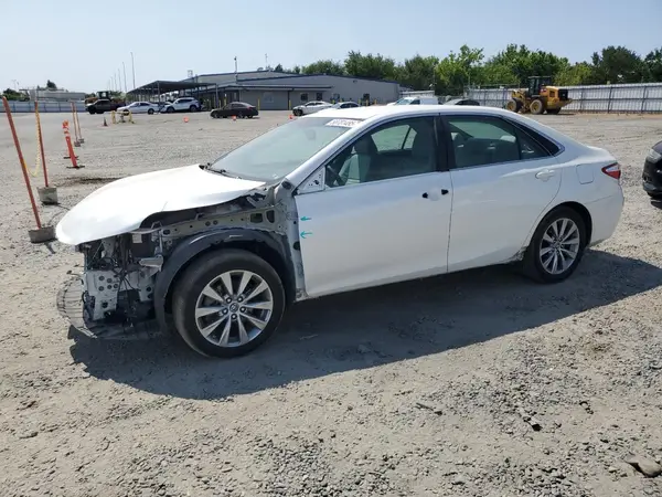 4T1BF1FKXHU324420 2017 TOYOTA CAMRY - Image 1