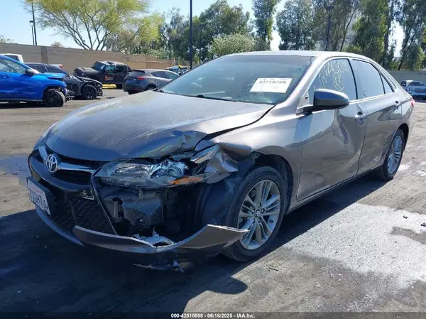4T1BF1FKXHU325549 2017 TOYOTA CAMRY - Image 2