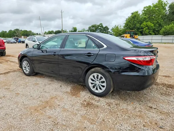 4T1BF1FKXHU325759 2017 TOYOTA CAMRY - Image 2