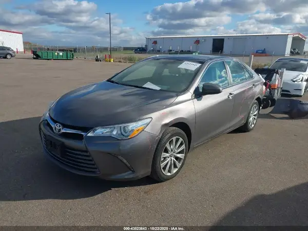 4T1BF1FKXHU326068 2017 TOYOTA CAMRY - Image 2
