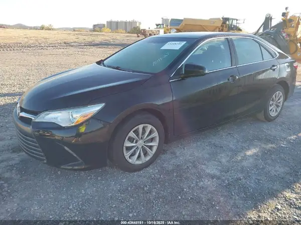 4T1BF1FKXHU326085 2017 TOYOTA CAMRY - Image 2