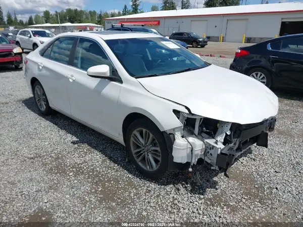 4T1BF1FKXHU326426 2017 TOYOTA CAMRY - Image 1