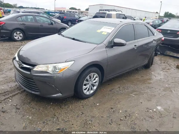 4T1BF1FKXHU326796 2017 TOYOTA CAMRY - Image 2