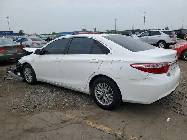 4T1BF1FKXHU332887 2017 TOYOTA CAMRY - Image 2