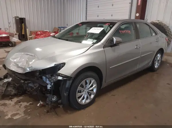 4T1BF1FKXHU336342 2017 TOYOTA CAMRY - Image 2