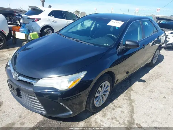 4T1BF1FKXHU339242 2017 TOYOTA CAMRY - Image 2