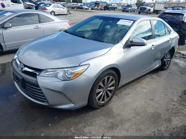4T1BF1FKXHU339872 2017 TOYOTA CAMRY - Image 2