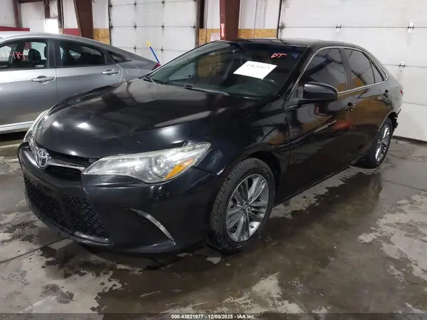 4T1BF1FKXHU340231 2017 TOYOTA CAMRY - Image 2
