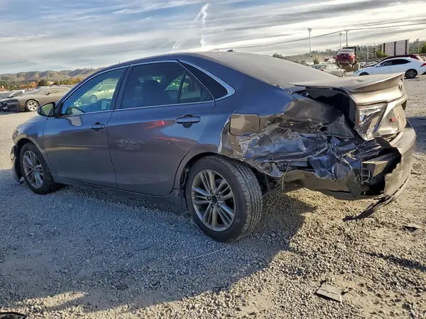 4T1BF1FKXHU341394 2017 TOYOTA CAMRY - Image 2