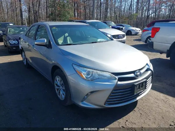 4T1BF1FKXHU345915 2017 TOYOTA CAMRY - Image 1