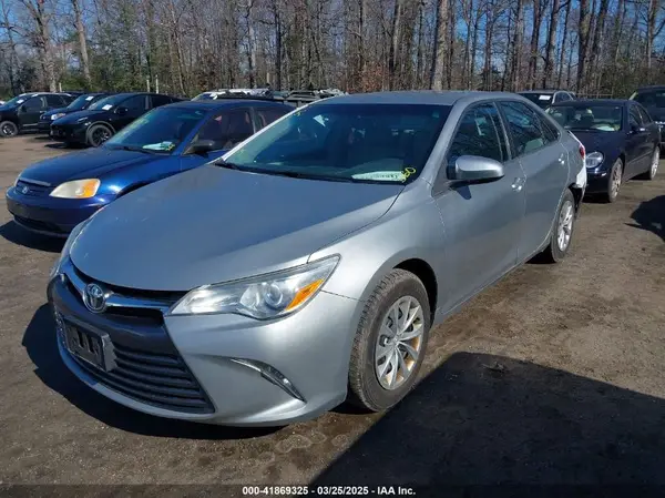 4T1BF1FKXHU345915 2017 TOYOTA CAMRY - Image 2