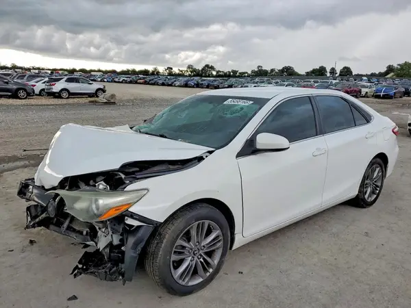 4T1BF1FKXHU347714 2017 TOYOTA CAMRY - Image 1