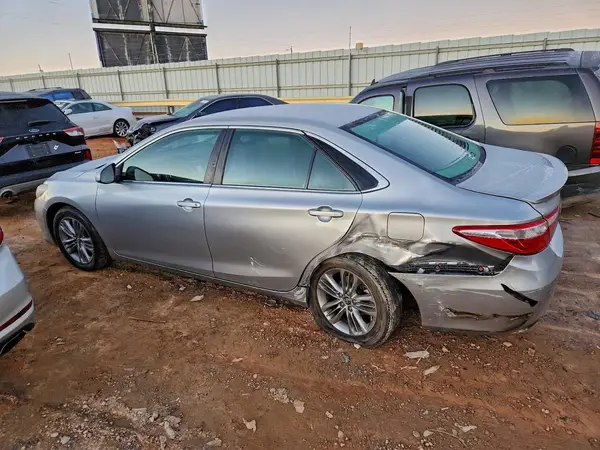 4T1BF1FKXHU348412 2017 TOYOTA CAMRY - Image 2