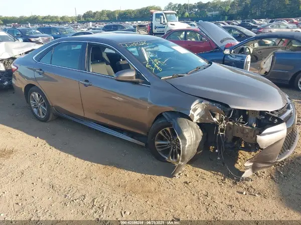 4T1BF1FKXHU348765 2017 TOYOTA CAMRY - Image 1
