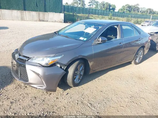 4T1BF1FKXHU348765 2017 TOYOTA CAMRY - Image 2