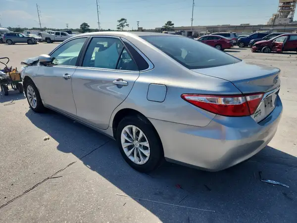 4T1BF1FKXHU348961 2017 TOYOTA CAMRY - Image 2