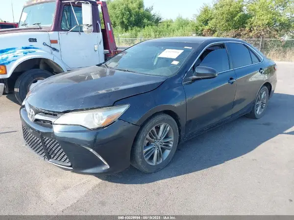 4T1BF1FKXHU351441 2017 TOYOTA CAMRY - Image 2
