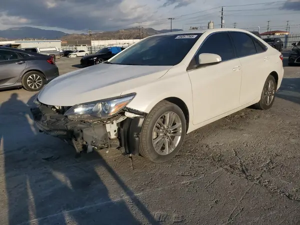 4T1BF1FKXHU351844 2017 TOYOTA CAMRY - Image 1