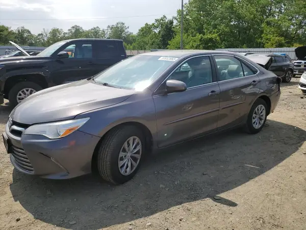 4T1BF1FKXHU353027 2017 TOYOTA CAMRY - Image 1