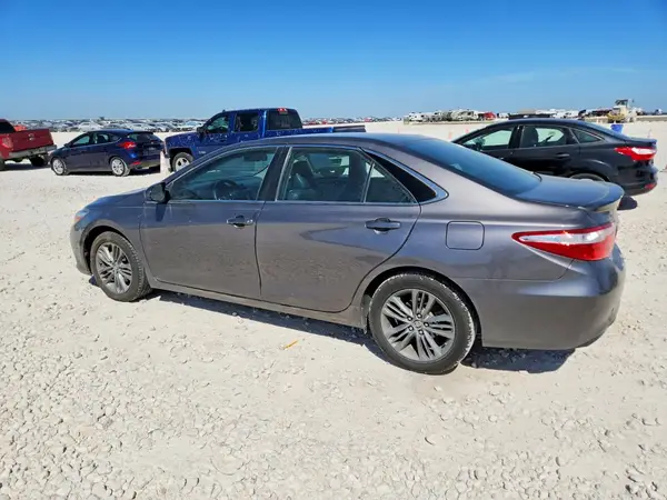 4T1BF1FKXHU355943 2017 TOYOTA CAMRY - Image 2