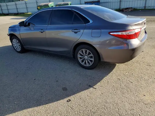 4T1BF1FKXHU358020 2017 TOYOTA CAMRY - Image 2