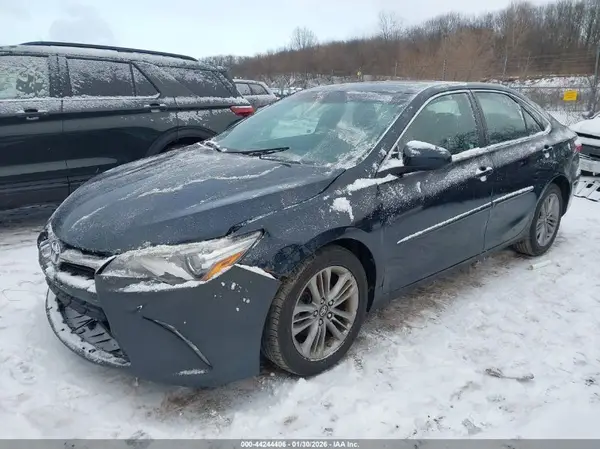 4T1BF1FKXHU358664 2017 TOYOTA CAMRY - Image 2