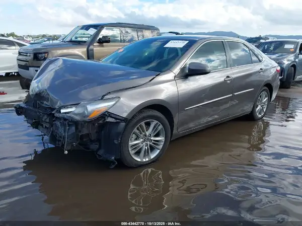 4T1BF1FKXHU360317 2017 TOYOTA CAMRY - Image 2