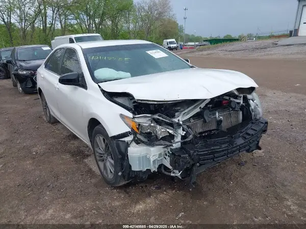 4T1BF1FKXHU363217 2017 TOYOTA CAMRY - Image 1