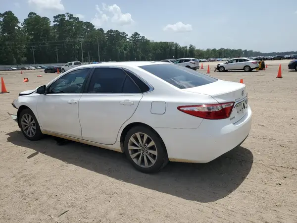 4T1BF1FKXHU364464 2017 TOYOTA CAMRY - Image 2