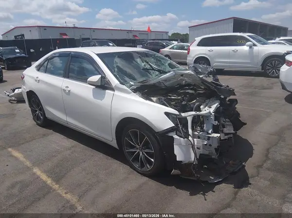 4T1BF1FKXHU375609 2017 TOYOTA CAMRY - Image 1