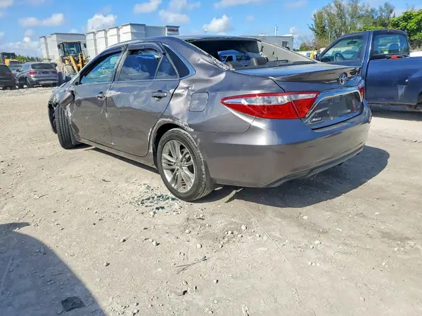4T1BF1FKXHU379370 2017 TOYOTA CAMRY - Image 2