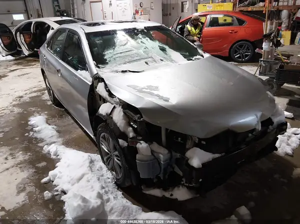 4T1BF1FKXHU380373 2017 TOYOTA CAMRY - Image 1