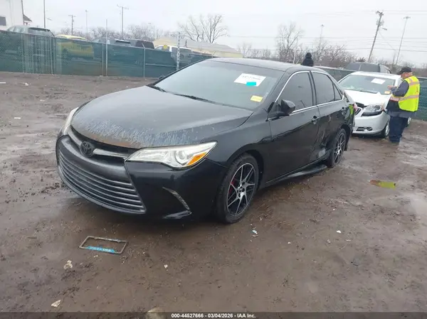 4T1BF1FKXHU380759 2017 TOYOTA CAMRY - Image 2