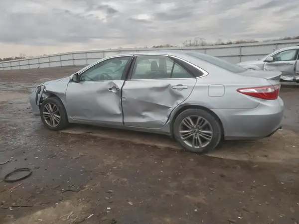 4T1BF1FKXHU388280 2017 TOYOTA CAMRY - Image 2
