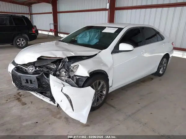 4T1BF1FKXHU389011 2017 TOYOTA CAMRY - Image 2