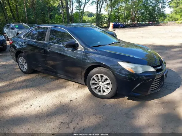 4T1BF1FKXHU389106 2017 TOYOTA CAMRY - Image 1
