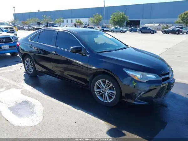 4T1BF1FKXHU389364 2017 TOYOTA CAMRY - Image 1