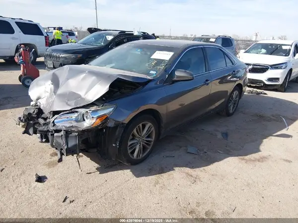 4T1BF1FKXHU390837 2017 TOYOTA CAMRY - Image 2