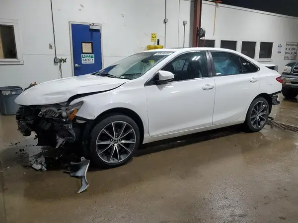4T1BF1FKXHU391423 2017 TOYOTA CAMRY - Image 1