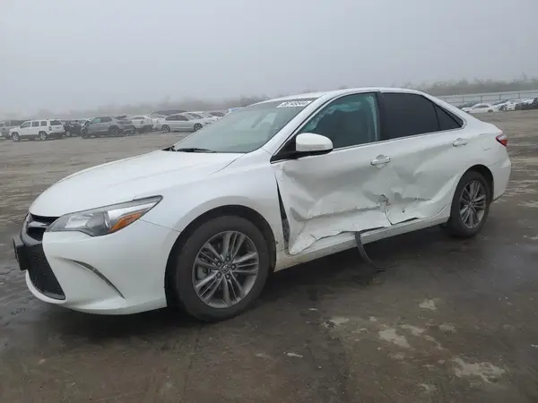 4T1BF1FKXHU392040 2017 TOYOTA CAMRY - Image 1