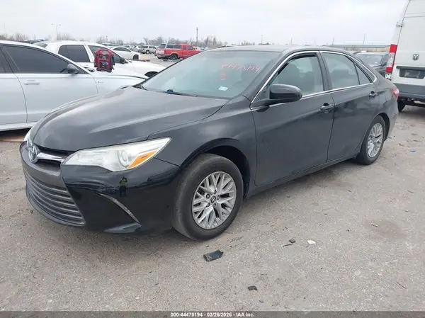 4T1BF1FKXHU393124 2017 TOYOTA CAMRY - Image 2
