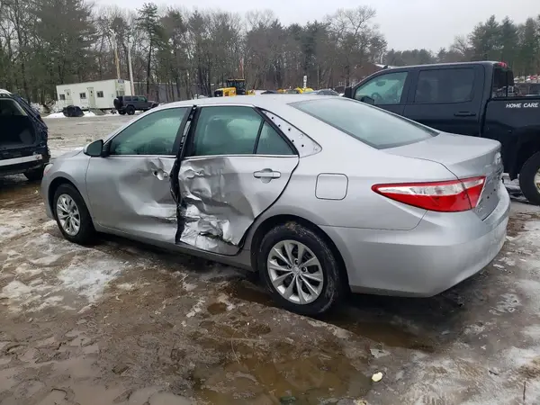4T1BF1FKXHU393303 2017 TOYOTA CAMRY - Image 2